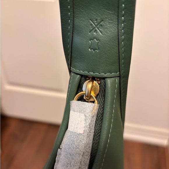 Coach Curve Zip - Picture 8 of 10